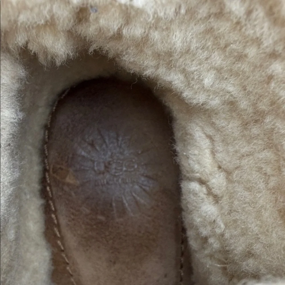 UGG Cove‎ Women's Chocolate Brown Shearling Boots Size 8